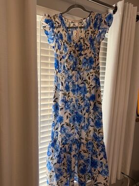 Lucky & Coco NWT Blue Floral Midi Dress with Ruffle Sleeves